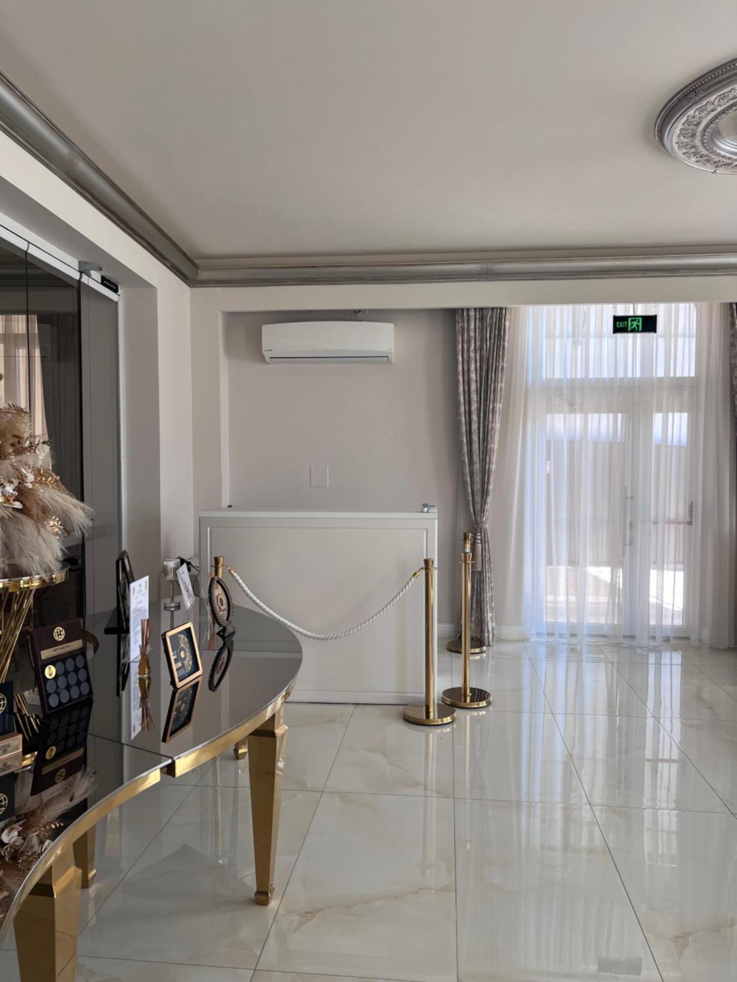 Regal Ballroom Caransebeş المظهر الخارجي الصورة